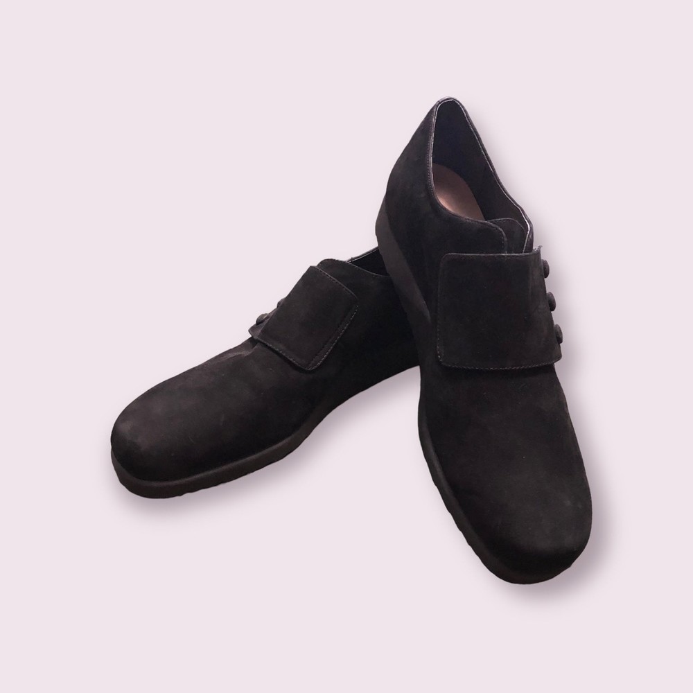 Women’s SZ 11 Rockport Suede Leather Comfort Shoes w/Button Detail